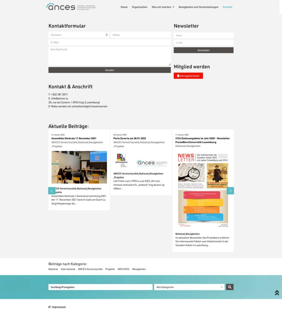 Screenshot einer deutschsprachigen Wordpress-Website in Aachen mit Kontaktformular, Newsletter-Anmeldung, Kontaktdaten, aktuellen Beiträgen mit Bildern und Zusammenfassungen sowie einem Top-Navigationsmenü. Das Design in Weiß und Türkis spiegelt moderne Webdesign Aachen Trends wider.