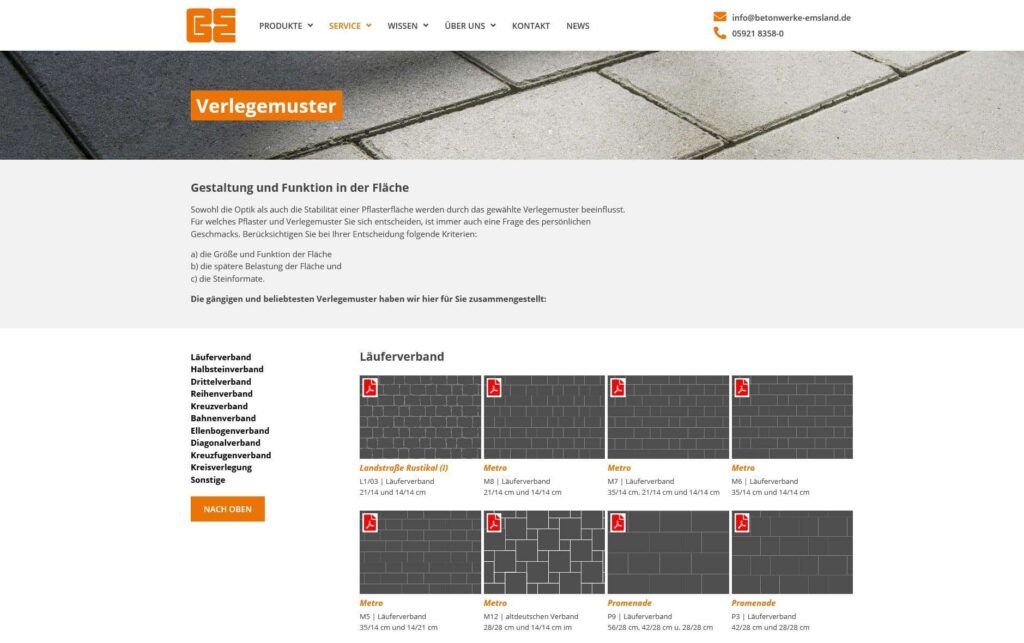 Screenshot einer von einem Aachener Webdesigner gestalteten Webseite, die Pflastermuster zeigt. Oben sind Pflastersteine in Großaufnahme, das Menü und die Kontaktdaten zu sehen. Darunter befinden sich beschriftete Diagramme verschiedener Layouts mit Beispielbildern.