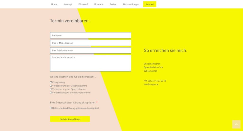Kontaktformular auf gelbem und hellgrauem, geteiltem Hintergrund mit Feldern für Name, E-Mail, Telefon und Nachricht, sowie Checkboxen für Themen. Die Kontaktdaten von Christina Fischer, Ihrer kompetenten Webdesignerin Aachen, finden Sie rechts.