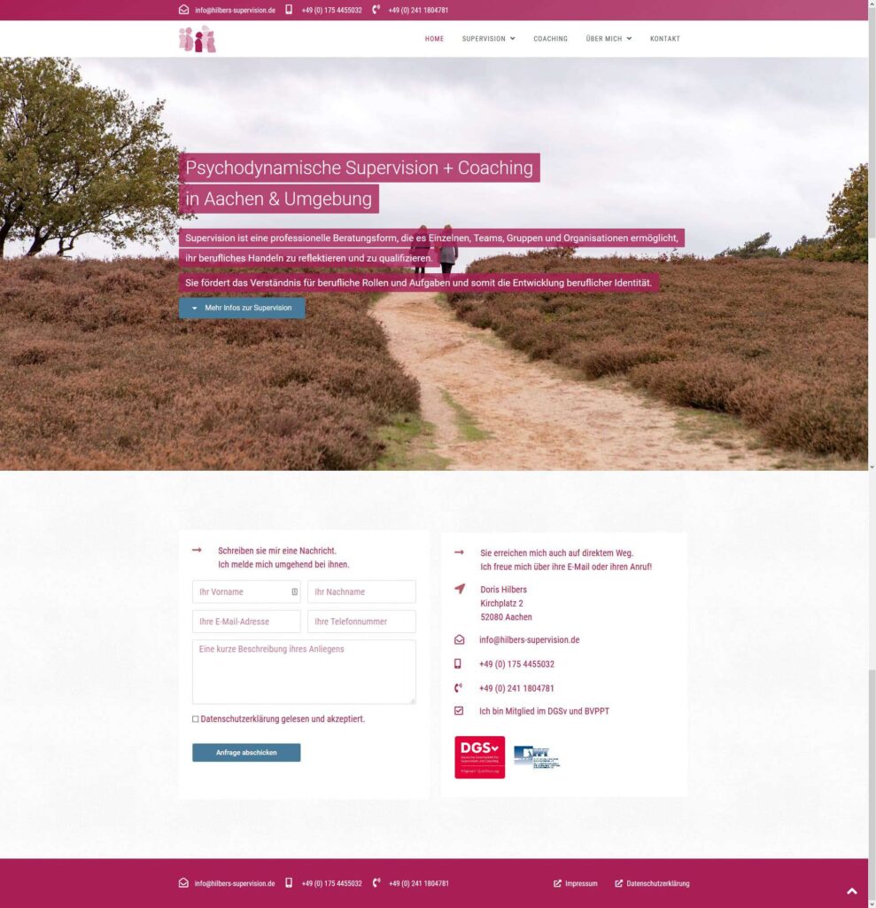 Screenshot einer Website für "Psychodynamische Supervision + Coaching" in Aachen, erstellt von einem Aachener Webdesigner, mit Heidepfad, Kontaktformular und rosa-weißem Navigationsmenü.
