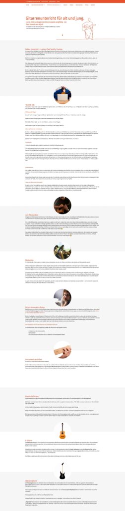 Eine deutschsprachige Webseite, gestaltet von einem Aachener Webdesigner, bietet Gitarrenunterricht für alle Altersgruppen mit Gitarrenillustrationen, Fotos von gitarrespielenden Menschen, beschreibendem Text und Unterrichtsdetails in mehreren Abschnitten.