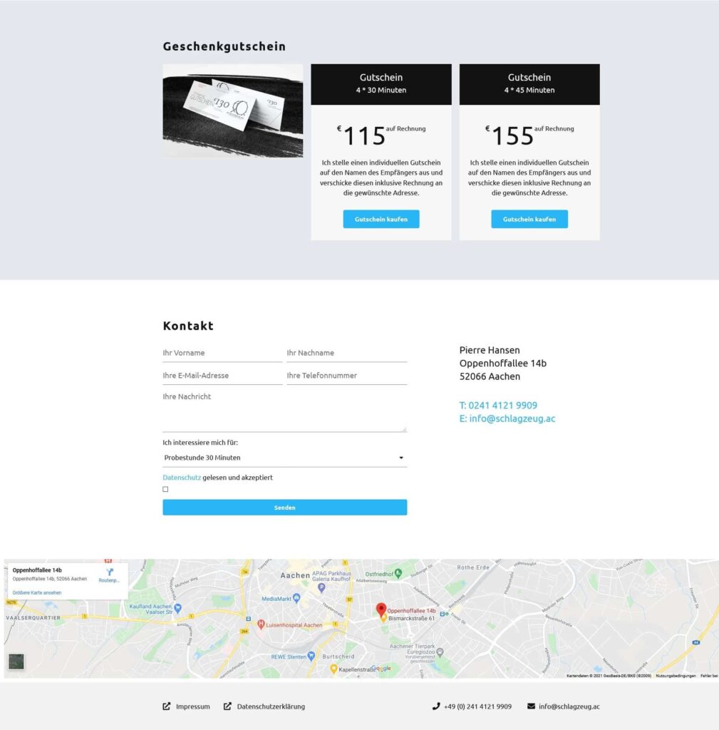 Eine mit WordPress Aachen erstellte Webseite mit zwei Geschenkgutscheinoptionen mit Preisen, einem Kontaktformular auf der linken Seite, Firmendaten auf der rechten Seite und einer Karte von Aachen am unteren Rand. Die Fußzeile bietet Links und Kontaktinformationen.