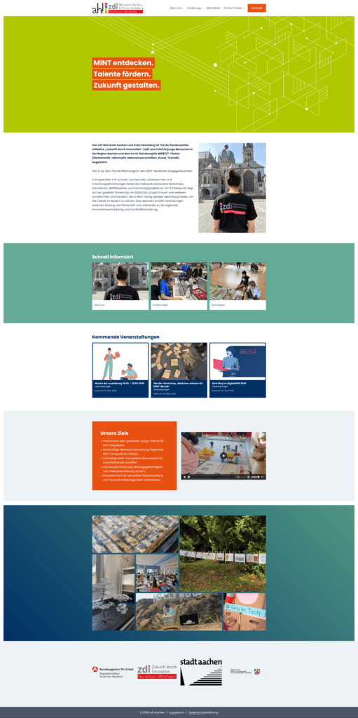 Screenshot einer Website mit dem Thema Wissenschaft und Bildung. Sie enthält eine Kopfzeile, ein Navigationsmenü, hervorgehobenen Text, Bilder von Studenten und Veranstaltungen sowie Abschnitte mit den Titeln "Schnell informiert", "Kommende Veranstaltungen" und "Unsere Fotos".