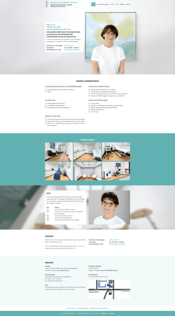 Website einer Arztpraxis mit einer Frau im weißen Hemd, Praxisinformationen, Fachgebieten, Klinikfotos, einer Biografie, Kontaktinformationen und einer Karte. Das Design setzt auf blaugrüne Akzente und ein klares, großzügiges Layout.